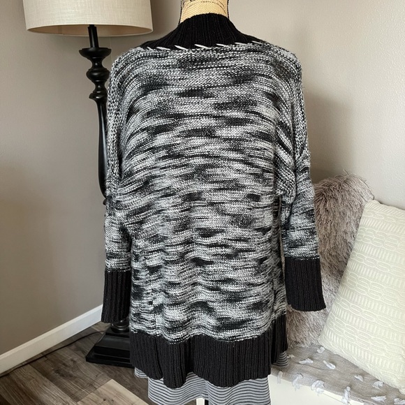 Stylish black and white cardigan sweater with fun detailed stitching! - Picture 3 of 6